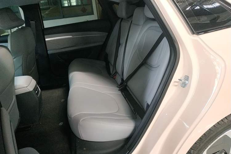Used XPeng MONA M03 2024 620 with Ultra-Long Range Interior 4