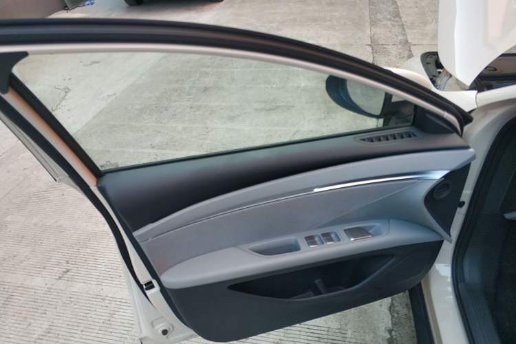 Used XPeng MONA M03 2024 620 with Ultra-Long Range Interior 7