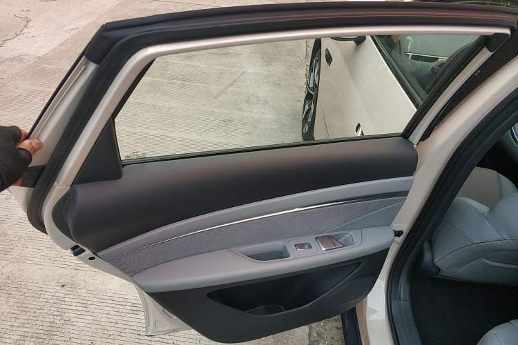 Used XPeng MONA M03 2024 620 with Ultra-Long Range Interior 8
