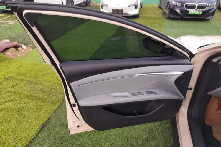 Used XPeng MONA M03 2024 620 with Ultra-Long Range Left Front Door Interior