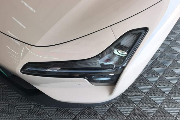 Used XPeng MONA M03 2024 620 with Ultra-Long Range Left Front Headlight
