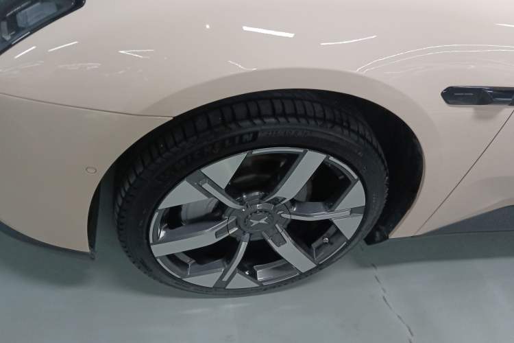 Used XPeng MONA M03 2024 620 with Ultra-Long Range Left Front Wheel Hub