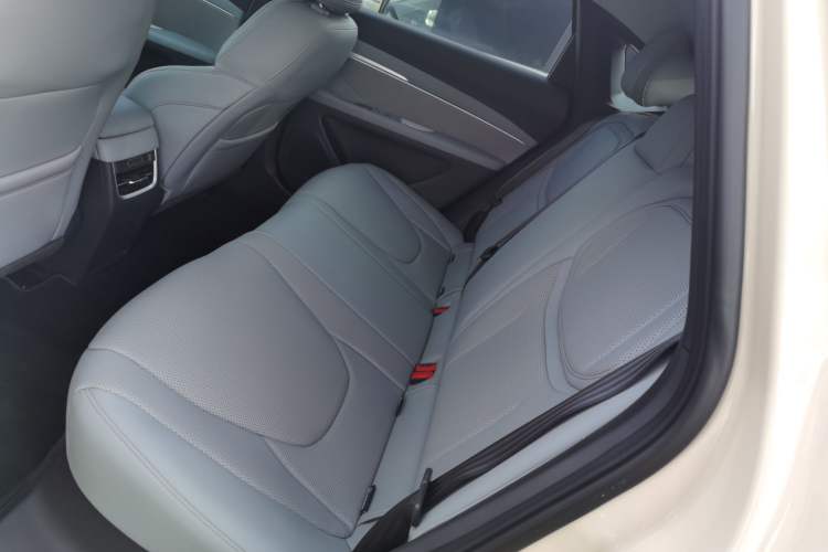 Used XPeng MONA M03 2024 620 with Ultra-Long Range Left Rear Seat