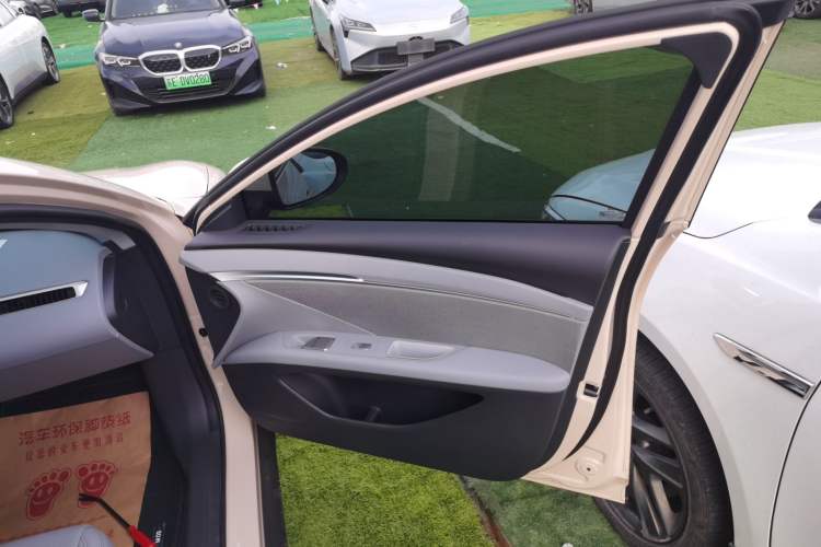 Used XPeng MONA M03 2024 620 with Ultra-Long Range Right Front Door Interior
