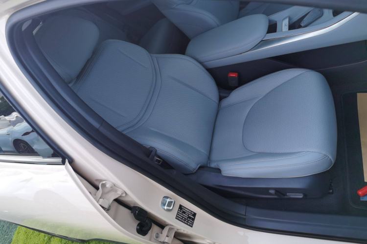 Used XPeng MONA M03 2024 620 with Ultra-Long Range Right Front Seat