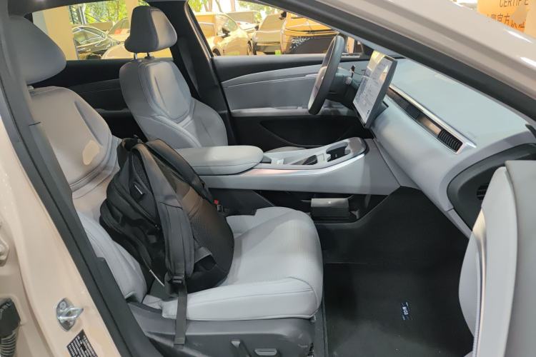 Used XPeng MONA M03 2024 620 with Ultra-Long Range Right Front Seat