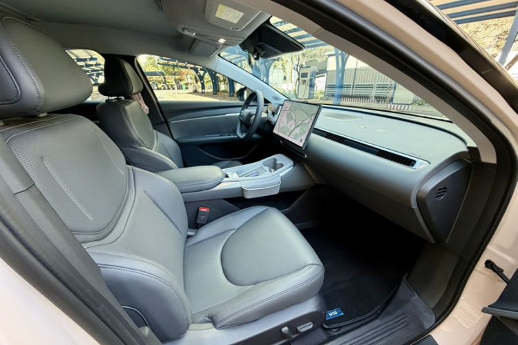 Used XPeng MONA M03 2024 620 with Ultra-Long Range Right Front Seat