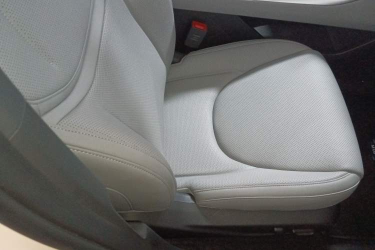 Used XPeng MONA M03 2024 620 with Ultra-Long Range Right Front Seat