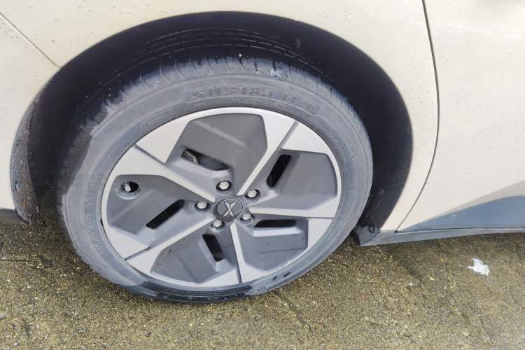 Used XPeng MONA M03 2024 620 with Ultra-Long Range Right Rear Wheel Hub