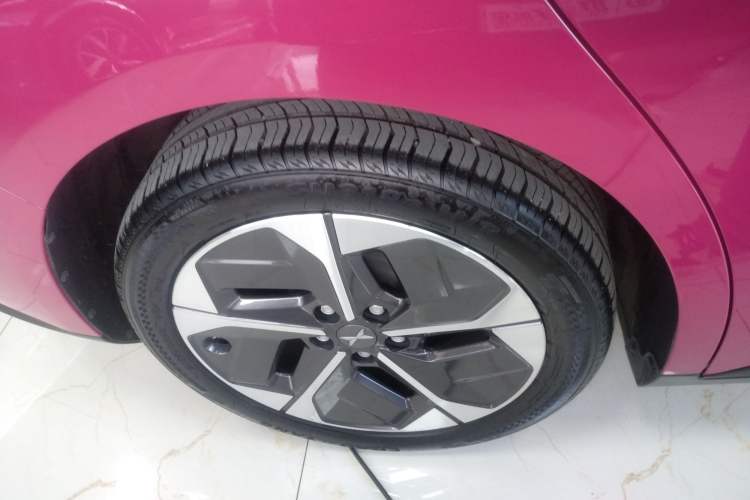 Used XPeng MONA M03 2024 620 with Ultra-Long Range Right Rear Wheel Hub