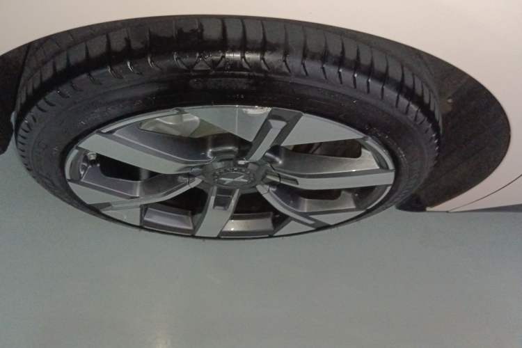 Used XPeng MONA M03 2024 620 with Ultra-Long Range Right Rear Wheel Hub