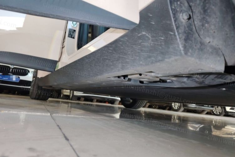 Used XPeng MONA M03 2024 620 with Ultra-Long Range Right Side Sill