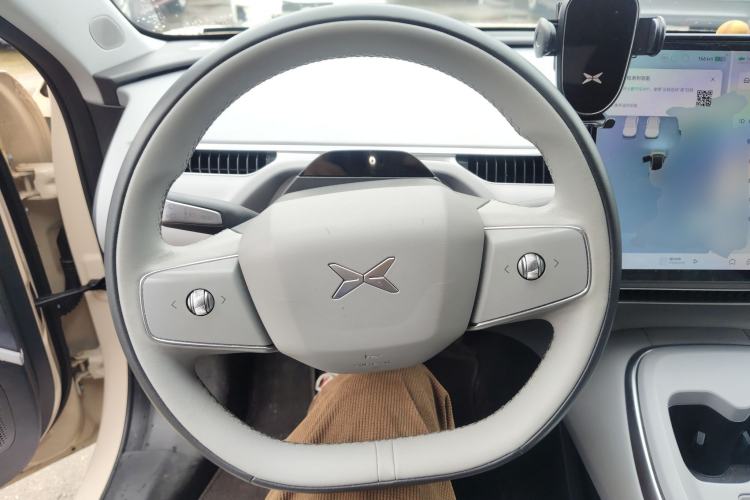 Used XPeng MONA M03 2024 620 with Ultra-Long Range Steering Wheel