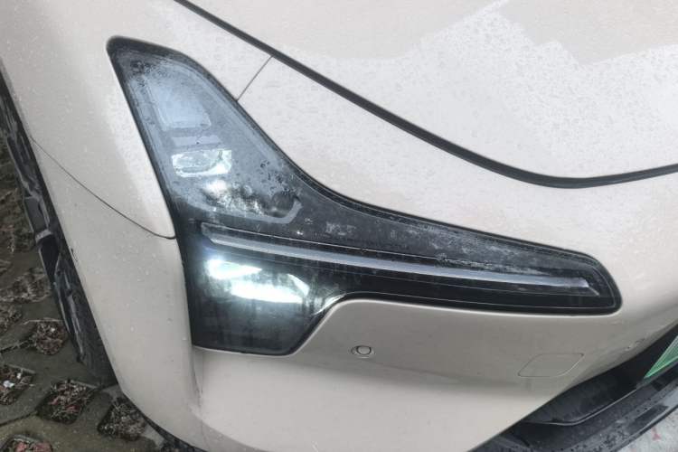 Used XPeng MONA M03 2024 620 with Ultra-Long Range Right Front Headlight