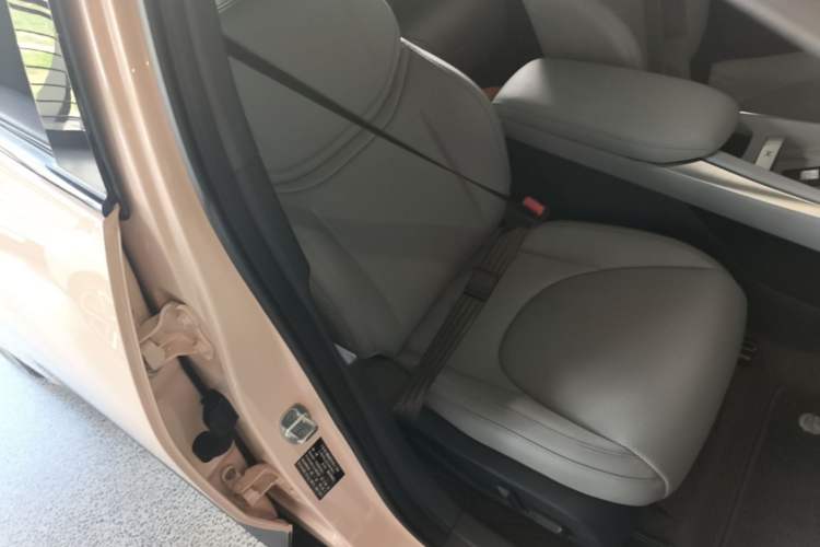 Used XPeng MONA M03 2024 620 with Ultra-Long Range Right Front Seat