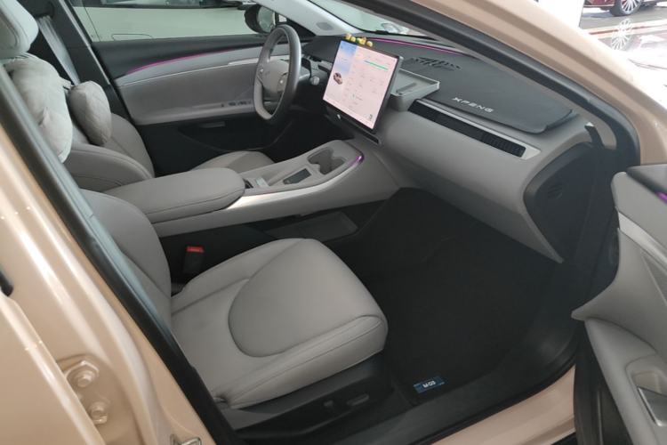 Used XPeng MONA M03 2024 620 with Ultra-Long Range Right Front Seat