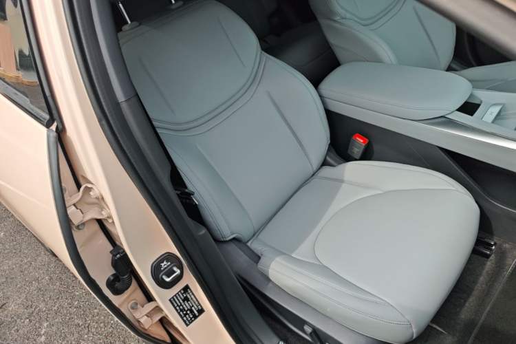 Used XPeng MONA M03 2024 515 Long-Range Right Front Seat