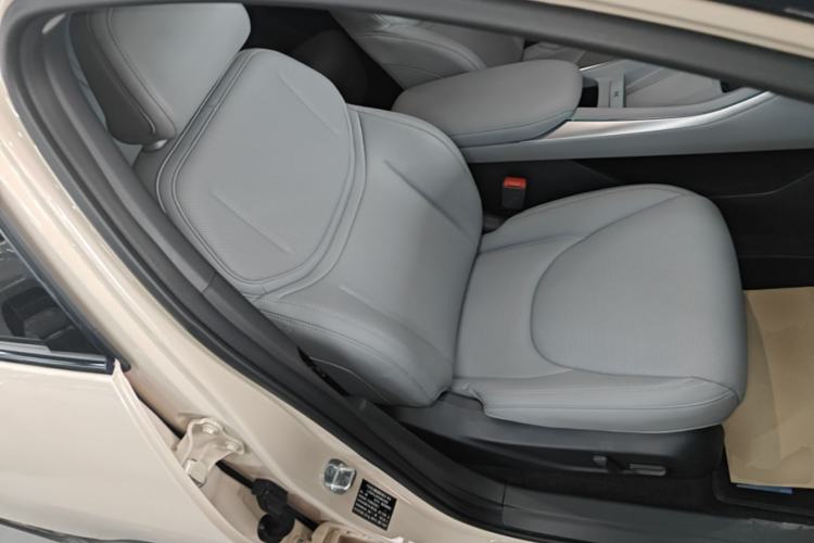 Used XPeng MONA M03 2024 620 with Ultra-Long Range Right Front Seat