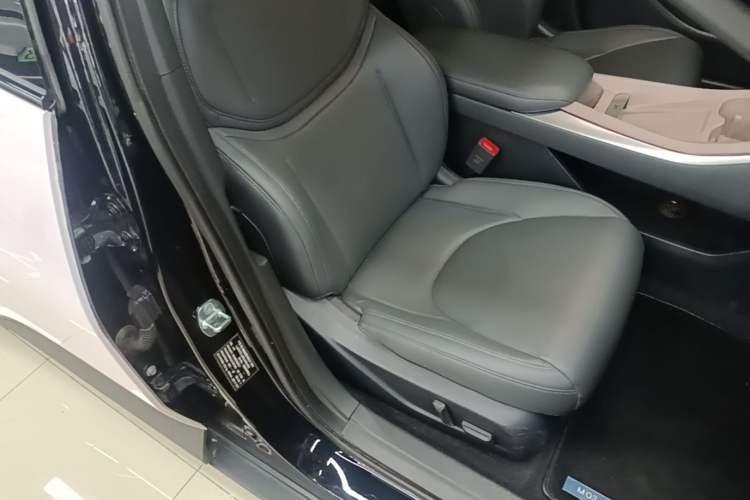 Used XPeng MONA M03 2024 620 with Ultra-Long Range Right Front Seat