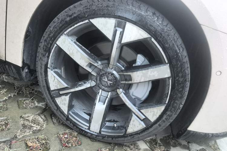 Used XPeng MONA M03 2024 620 with Ultra-Long Range Right Front Wheel Hub