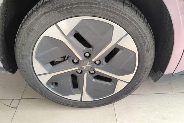 Used XPeng MONA M03 2024 620 with Ultra-Long Range Right Rear Wheel Hub