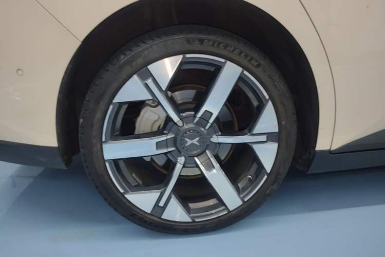 Used XPeng MONA M03 2024 620 with Ultra-Long Range Right Rear Wheel Hub