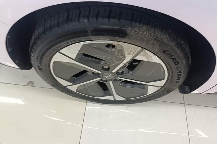 Used XPeng MONA M03 2024 620 with Ultra-Long Range Right Rear Wheel Hub