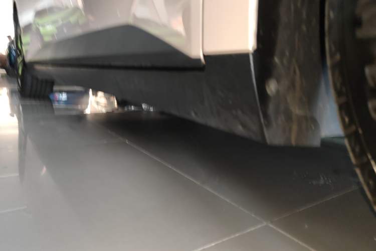 Used XPeng MONA M03 2024 620 with Ultra-Long Range Right Side Sill