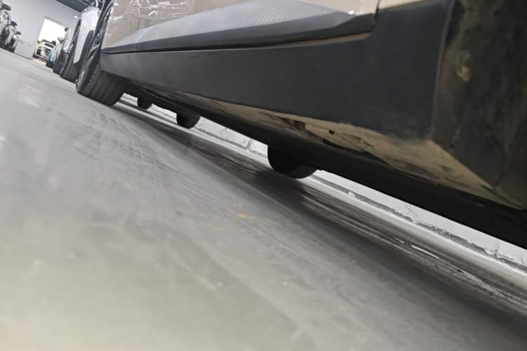 Used XPeng MONA M03 2024 620 with Ultra-Long Range Right Side Sill