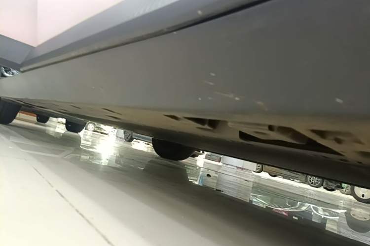 Used XPeng MONA M03 2024 620 with Ultra-Long Range Right Side Sill