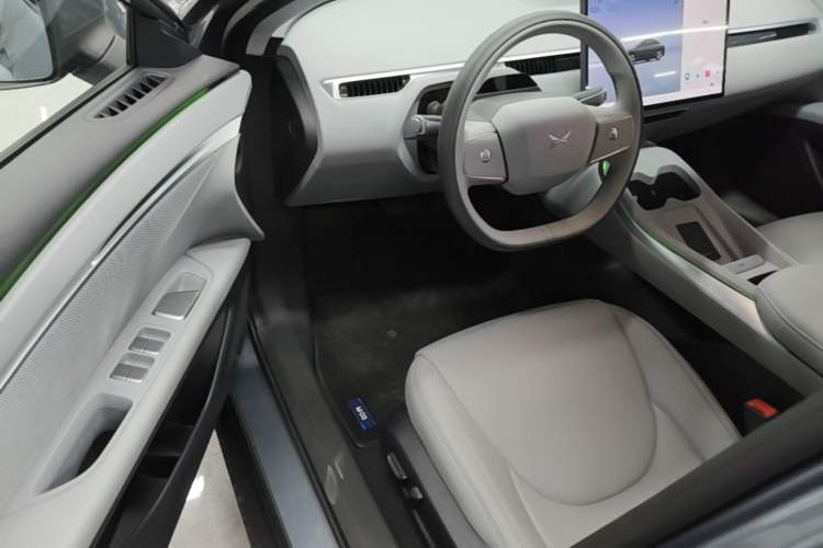 Used XPeng MONA M03 2024 620 with Ultra-Long Range Driver Seat