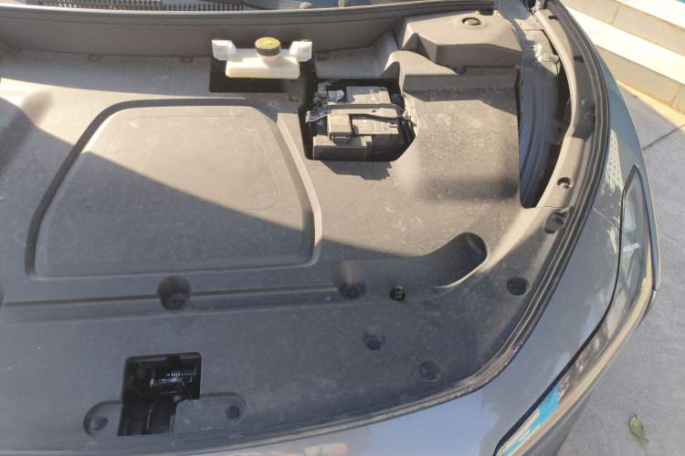 Used XPeng MONA M03 2024 515 Long-Range Engine Bay Left