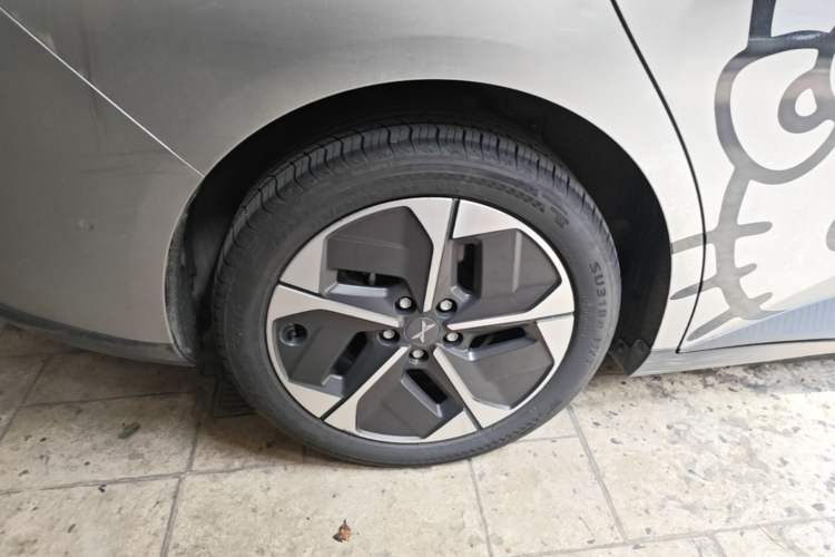 Used XPeng MONA M03 2024 620 with Ultra-Long Range Exterior 5