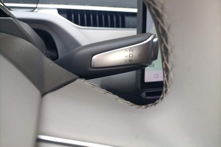 Used XPeng MONA M03 2024 515 Long-Range Gear Lever