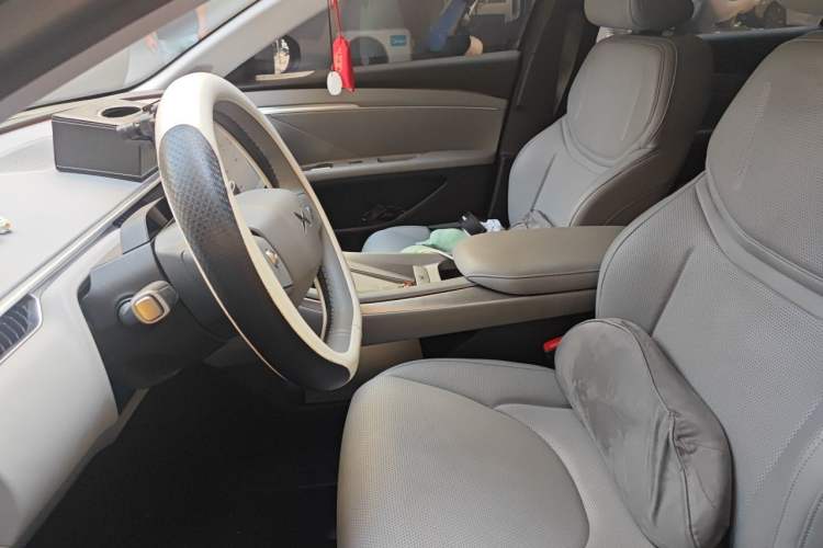 Used XPeng MONA M03 2024 620 with Ultra-Long Range Left Front Seat
