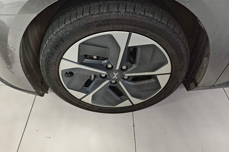 Used XPeng MONA M03 2024 620 with Ultra-Long Range Left Front Wheel Hub