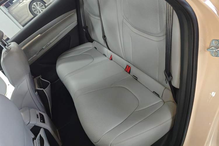 Used XPeng MONA M03 2024 620 with Ultra-Long Range Left Rear Seat