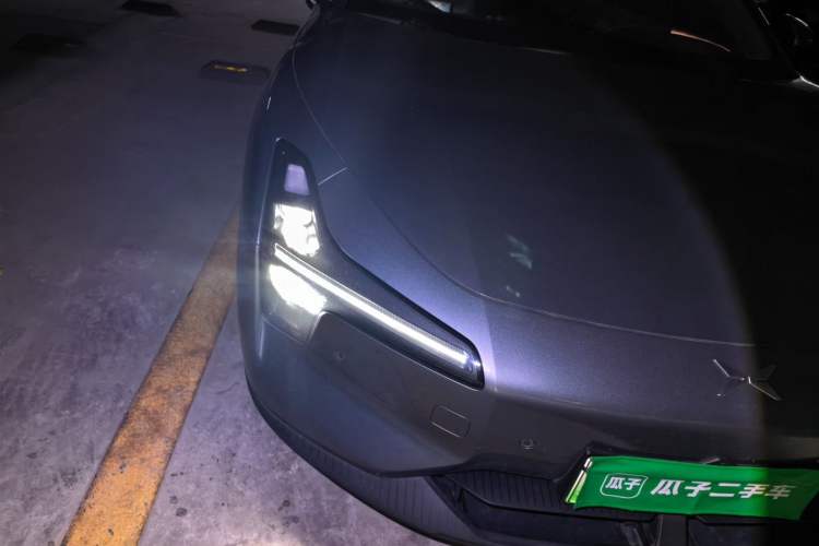 Used XPeng MONA M03 2024 620 with Ultra-Long Range Right Front Headlight
