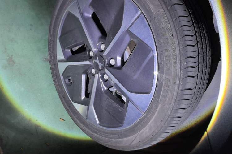 Used XPeng MONA M03 2024 620 with Ultra-Long Range Right Front Wheel Hub