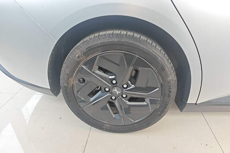 Used XPeng MONA M03 2024 620 with Ultra-Long Range Right Rear Wheel Hub