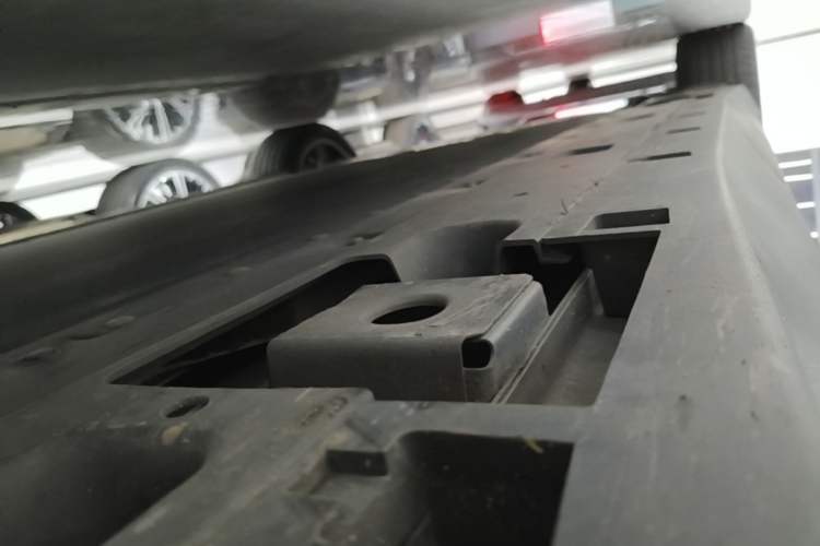 Used XPeng MONA M03 2024 620 with Ultra-Long Range Right Side Sill