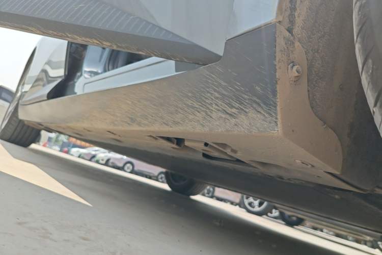 Used XPeng MONA M03 2024 620 with Ultra-Long Range Right Side Sill