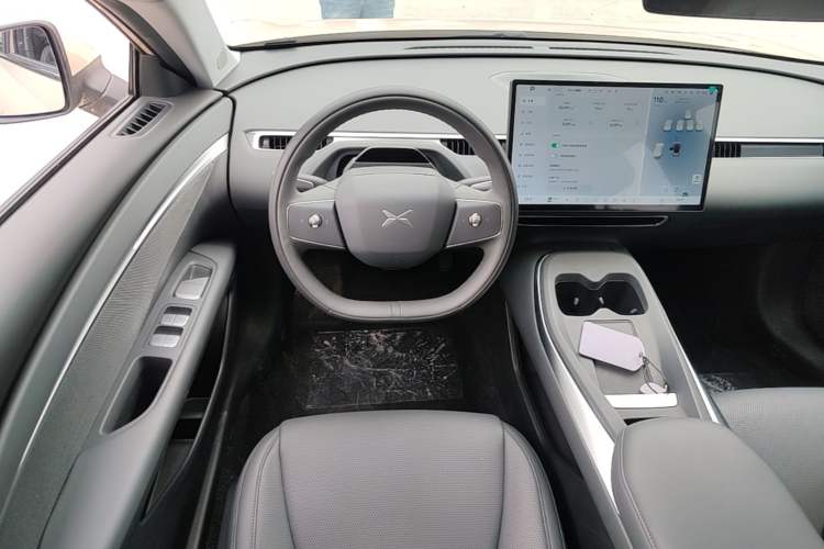 Used XPeng MONA M03 2024 620 with Ultra-Long Range Steering Wheel