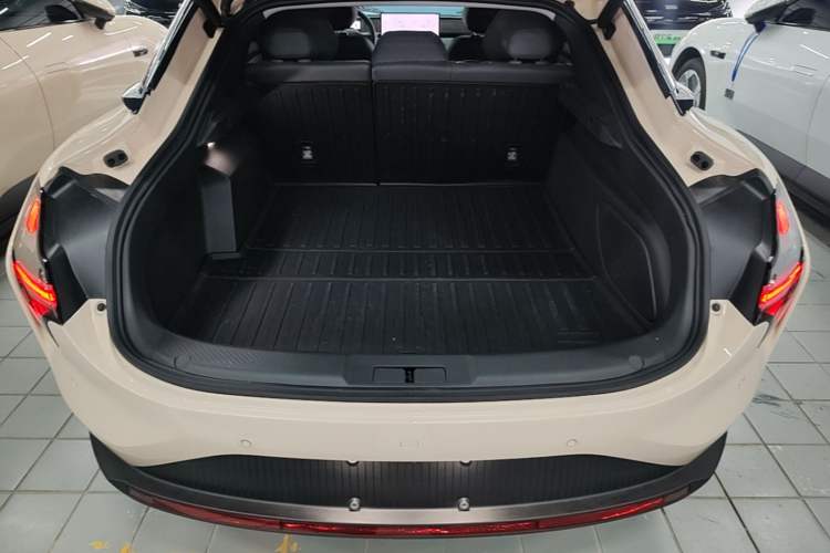 Used XPeng MONA M03 2024 620 with Ultra-Long Range Trunk