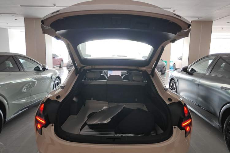 Used XPeng MONA M03 2024 620 with Ultra-Long Range Trunk