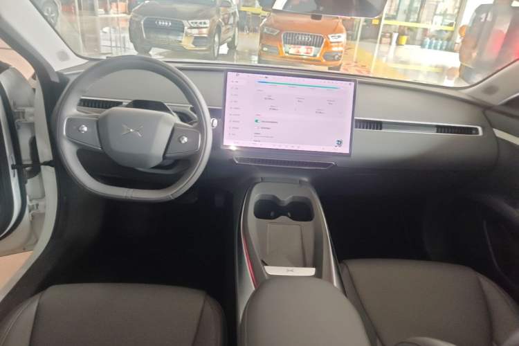 Used XPeng MONA M03 2024 620 with Ultra-Long Range Center Console
