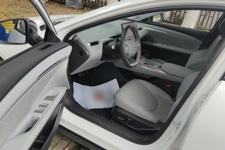 Used XPeng MONA M03 2024 620 with Ultra-Long Range Driver Seat