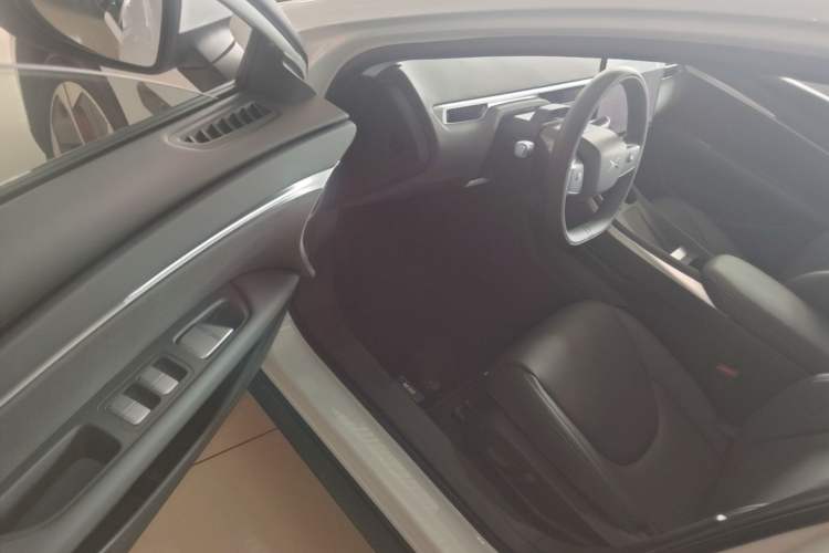 Used XPeng MONA M03 2024 620 with Ultra-Long Range Driver Seat