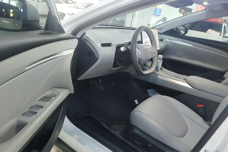 Used XPeng MONA M03 2024 620 with Ultra-Long Range Driver Seat