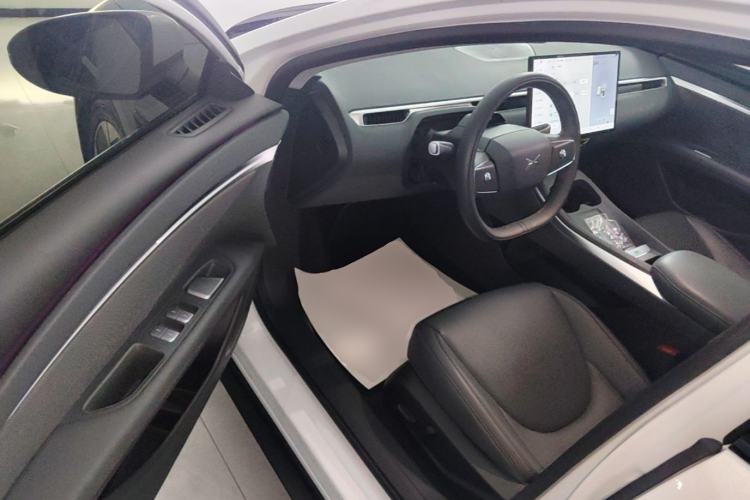 Used XPeng MONA M03 2024 620 with Ultra-Long Range Driver Seat